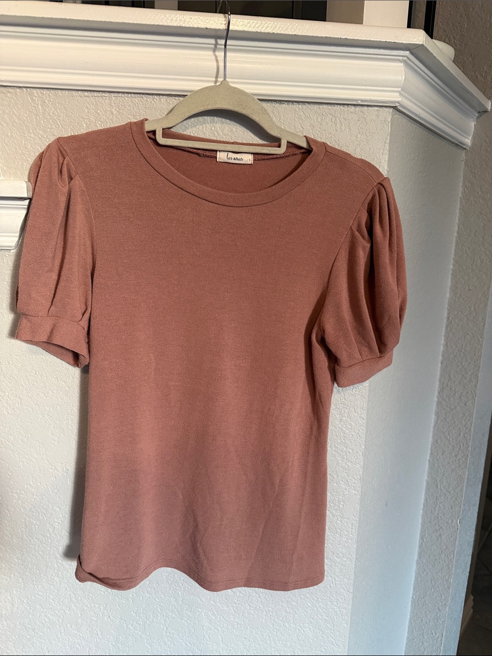 Short-Sleeve Puff Shoulder Knit Tee in Mauve